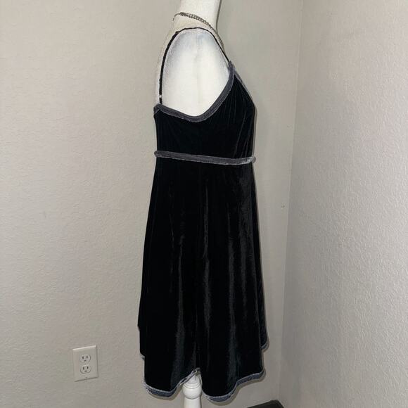 POL Velvet Wrap Dress Womens Medium Black Sleeveless Adjustable Spaghetti Strap - Picture 2 of 9